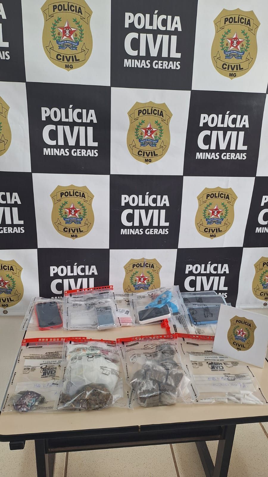Dois homens são presos por tráfico de drogas em Guaxupé