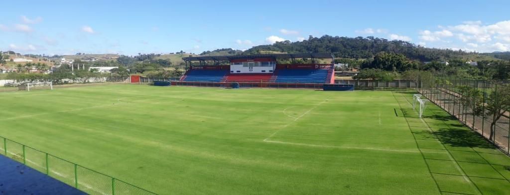 Aymorés faz amistoso em estádio em Ubá que aguarda liberação da FMF