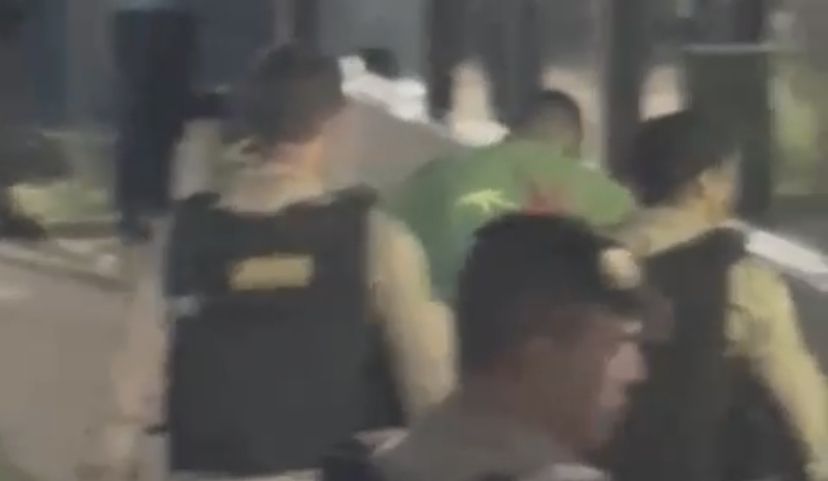 Homem é preso suspeito de tirar foto de aluna dentro do banheiro de faculdade em Fabriciano