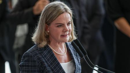 Gleisi recua e diz que decisão sobre revisão de penas do 8/1 depende do STF | CNN Brasil