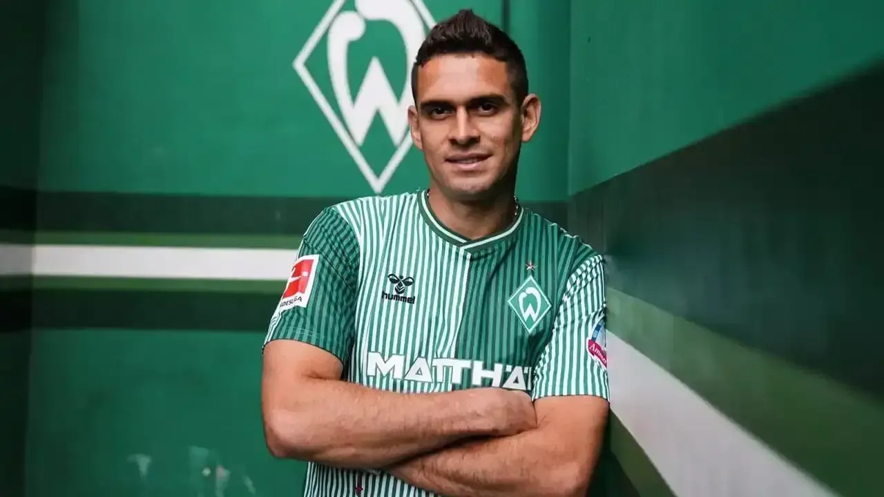 Inter envia advogado à Alemanha para tentar acertar contratação de Borré
