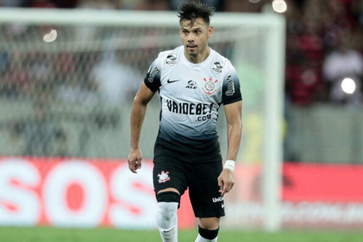 Laruccia enaltece Romero por 'sacrifício' no Corinthians: 'Nos traz conforto'