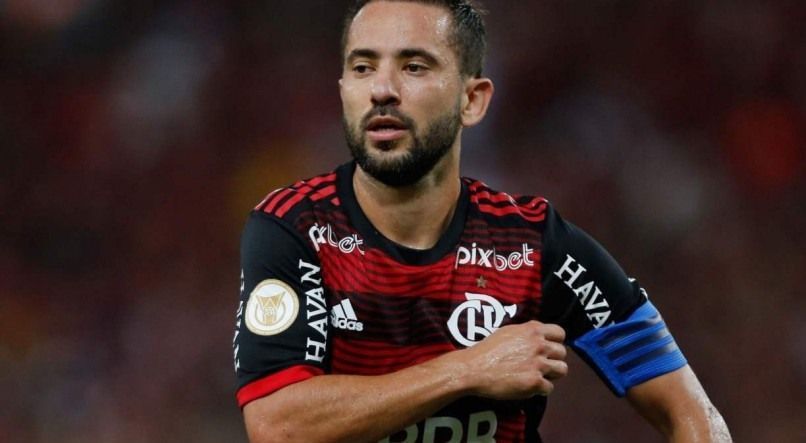 Na mira de gigantes, Everton Ribeiro encerra contrato com Flamengo e tem futuro incerto