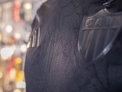 Atlético lança uniforme All Black exclusivo para sócios Galo Na Veia Forte e Vingador