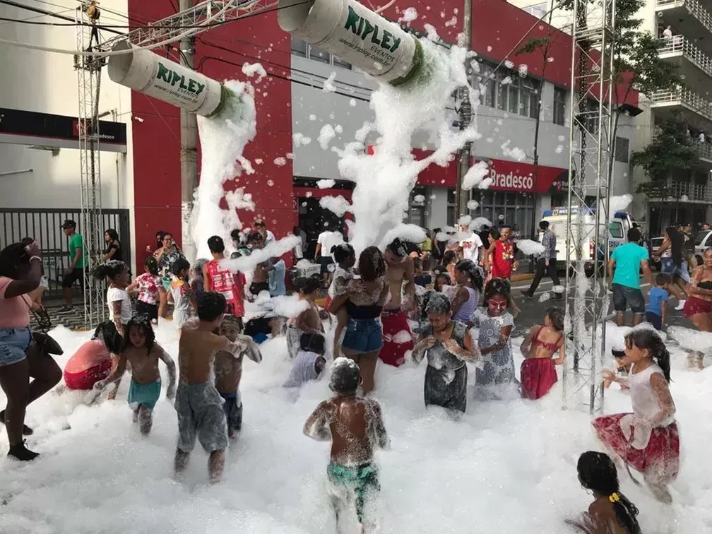 Banho de espuma e festa de pré-carnaval devem movimentar Varginha nos próximos dias