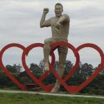 Projetos que visavam tirar homenagens ao Rei Pelé de locais públicos de Três Corações são arquivados