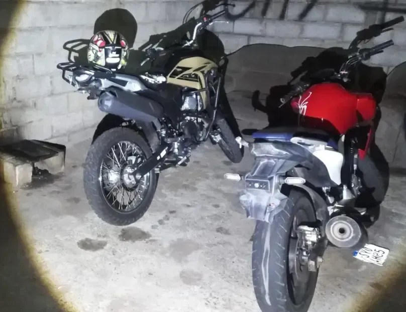 Homens são presos com motos furtadas em Varginha