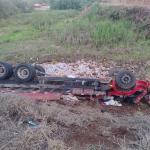 Caminhoneiro morre em capotamento na BR-146, em Guaxupé