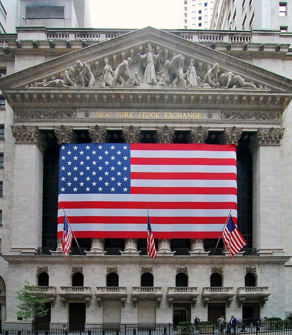 Ações da Berkshire Hathaway, de Warren Buffett, caem 99,97% nesta segunda-feira (3); entenda