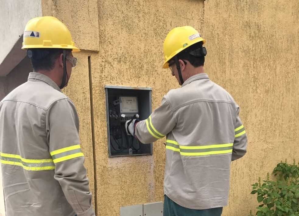 Cemig registra 80 mil impedimentos de leituras por mês e orienta clientes como evitar a cobrança por média