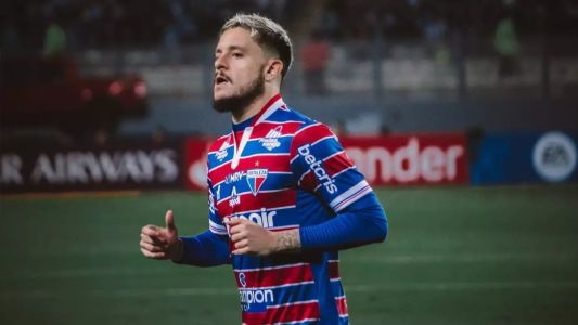 Lucas Crispim em ação pelo Fortaleza na temporada 2023