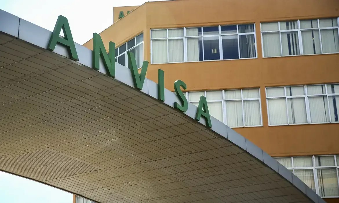 Anvisa determina recolhimento de suplementos e energéticos de seis empresas