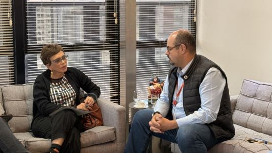 Marília Campos (PT) e Matheus Simões (Novo)