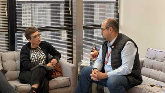 Marília Campos (PT) e Matheus Simões (Novo)