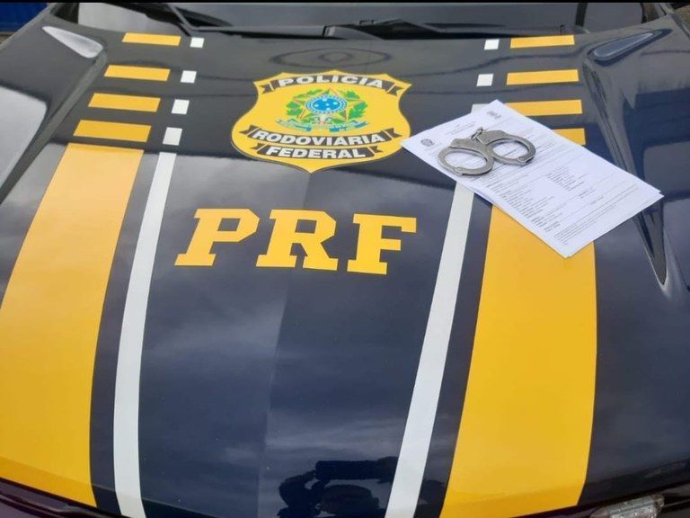 Homem é preso com mandado de prisão em aberto na BR-381, em Perdões