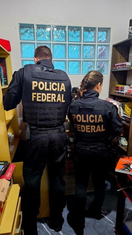 PF faz buscas na casa de homem que divulgou apologia ao nazismo na internet