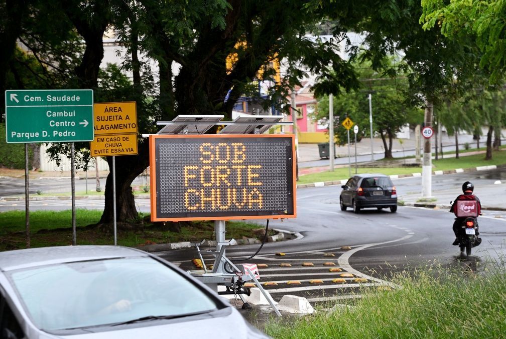 Temporal em SP: capital entra em 'estado de atenção' para alagamentos nesta segunda (22)