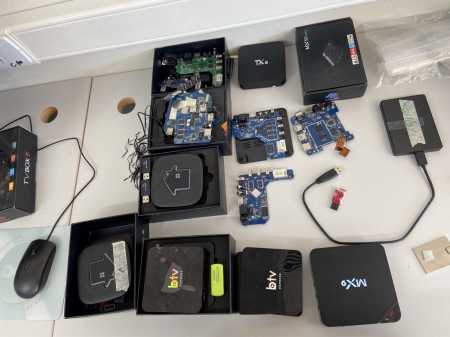 TV Box apreendidas ganham nova vida e reforçam o aprendizado nas escolas.