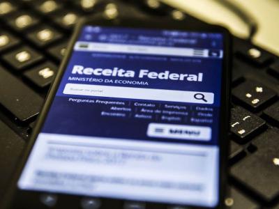 Pix de R$ 5 mil: saiba o que é e-Financeira, sistema de monitoramento da Receita | CNN Brasil