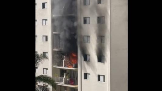 13 dos bombeiros equipes foram deslocadas para o local
