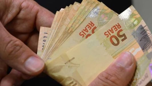 13° salário: primeira parcela deve ser paga até esta quinta-feira