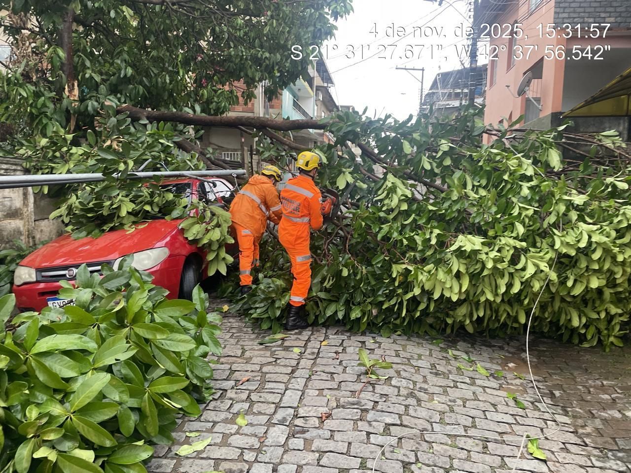 Situação de Emergência é decretada em Leopoldina após forte chuva e vendaval