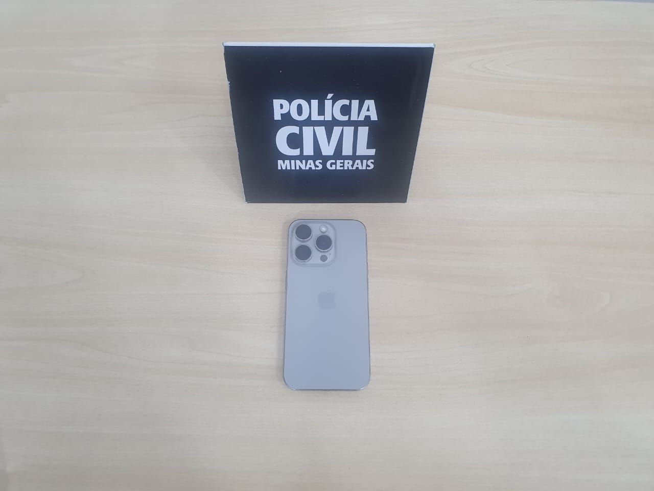 Polícia Civil recupera iPhone 15 Pro furtado em Poços de Caldas