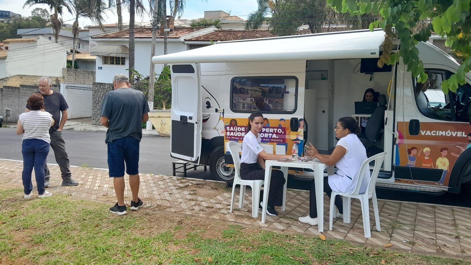Vacimóvel leva campanha de vacinação ao Bairro São Francisco nesta sexta em Varginha