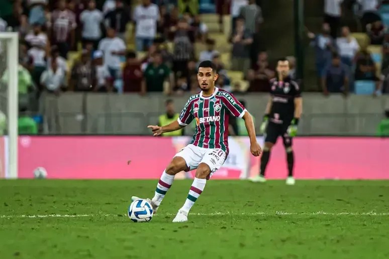 Vitória encaminha com o Fluminense a contratação do meia Daniel: '99% fechado'