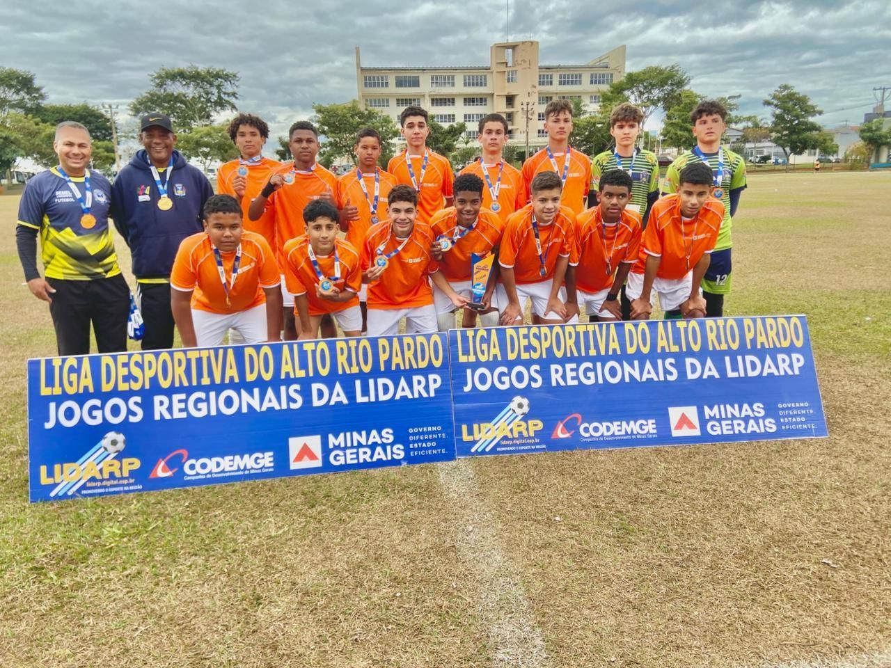 Varginha garante 3º lugar na LIDARP com equipe sub-15