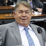 Deputados mineiros se despedem de Newton Cardoso, velado nesta segunda-feira