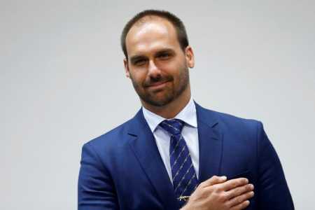 Delegados processam Eduardo Bolsonaro por chamar PF de “cachorrinhos do Moraes“ | CNN Brasil