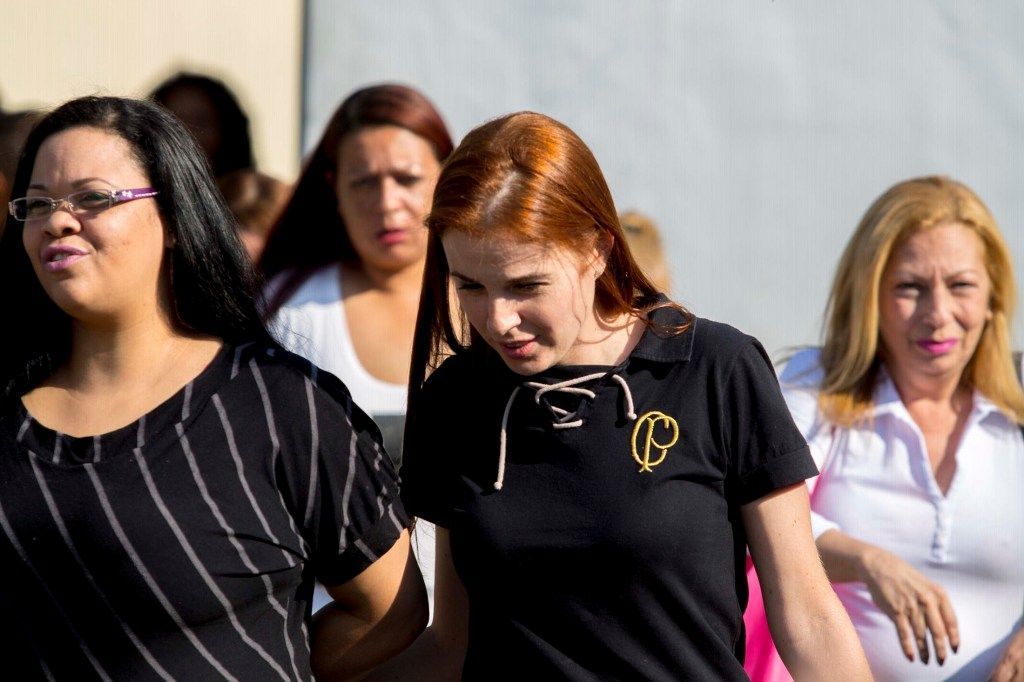 Em meio a disputa de herança, Suzane von Richthofen solda portão e pega carro de tio
