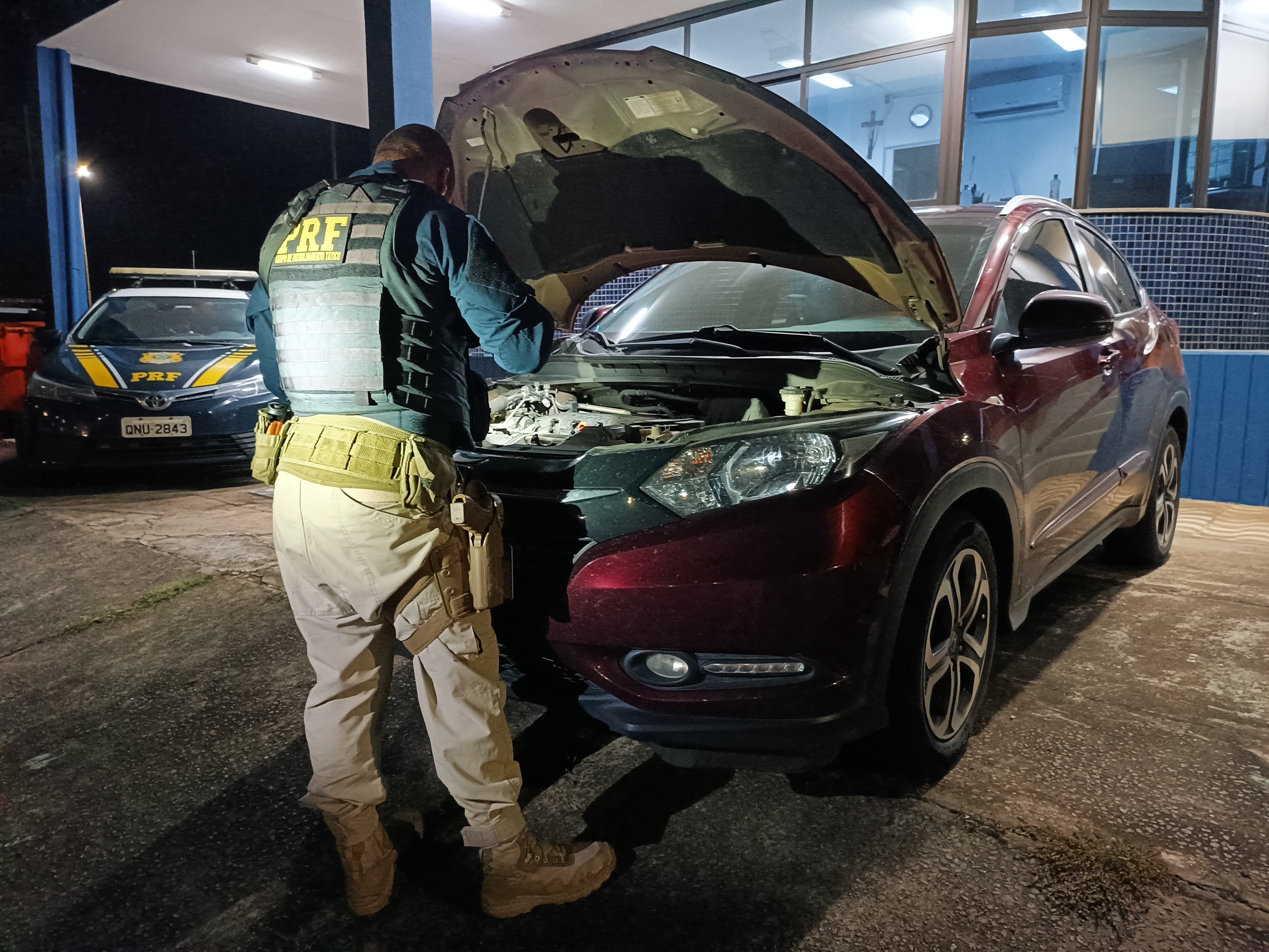 Abordagem da Polícia Rodoviária Federal resulta em apreensão de veículo clonado na Fernão Dias
