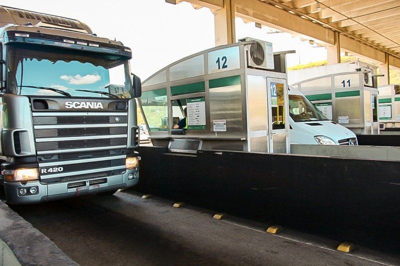 Mais de 550 mil veículos devem passar pela BR-381 entre este domingo e o feriado de Tiradentes