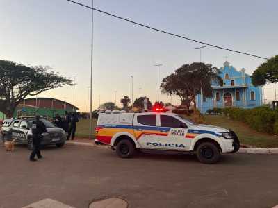 De acordo com a polícia, o autor do crime estava muito nervoso, não aceitava negociar com os policiais, e continuava armado.