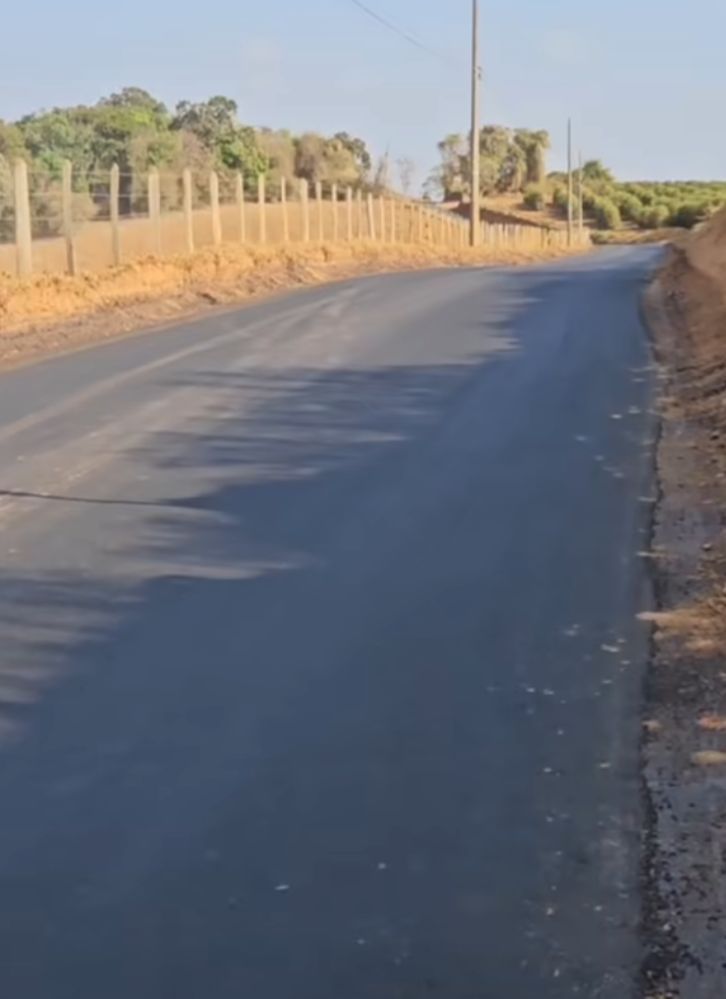 Estrada da Flora é asfaltada até divisa com Carmo da Cachoeira e deve beneficiar moradores e comércio