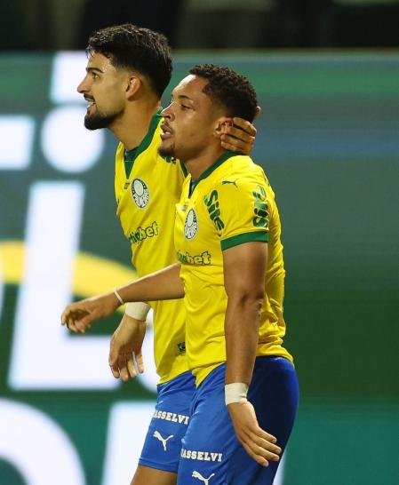 Flaco López e Vitor Roque, mais uma vez, balançaram as redes pelo Palmeiras