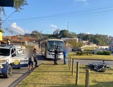 Adolescente é apreendido após colisão com ônibus escolar em Itabirito