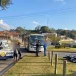 Adolescente é apreendido após colisão com ônibus escolar em Itabirito