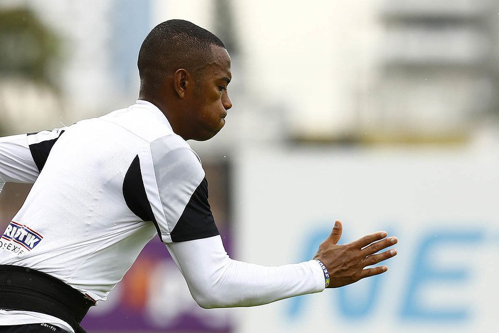 Robinho apela ao STF para evitar prisão imediata por condenação por estupro
