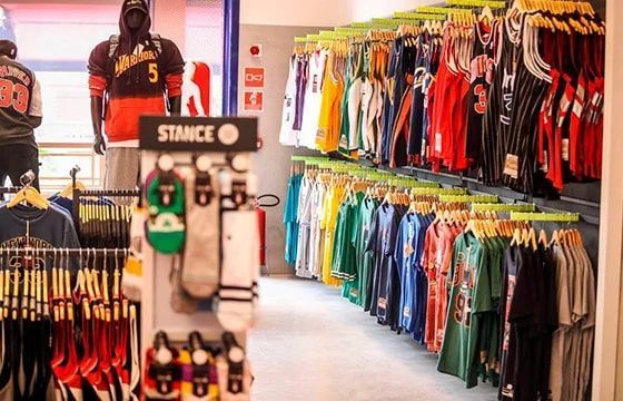 NBA: Lakers é o time que mais vendeu produtos oficiais em 2025; veja top 10