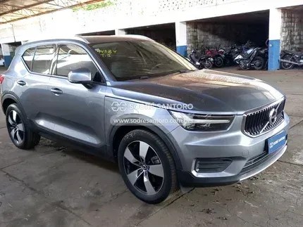 Carro premium usado ou um popular 0 km? O que saber antes de comprar