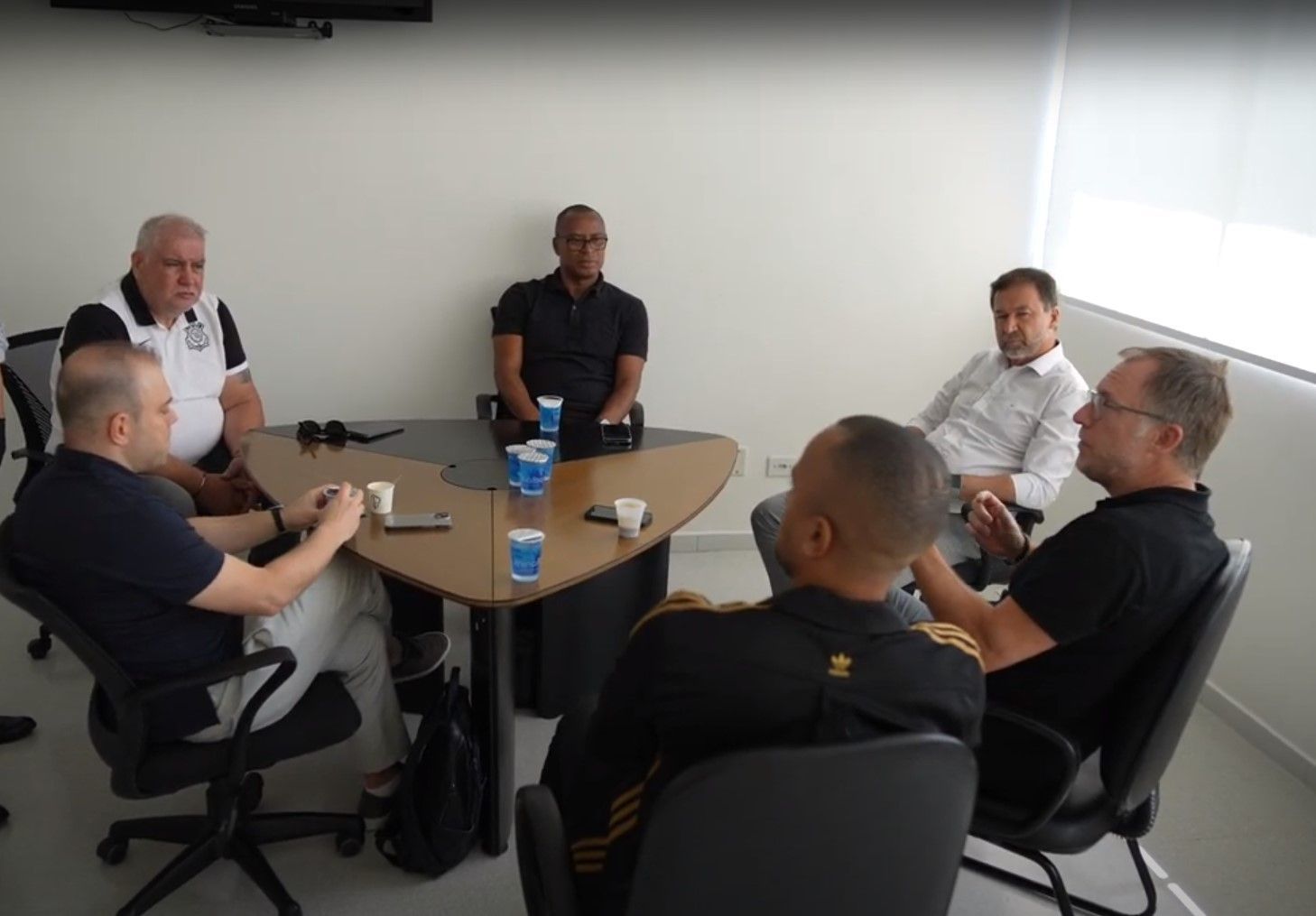 Corinthians recebe dirigentes do Bayer Leverkusen; saiba detalhes