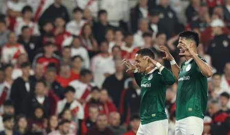 Vitor Roque e Flaco López tiveram grande atuação em vitória do Palmeiras sobre o River Plate