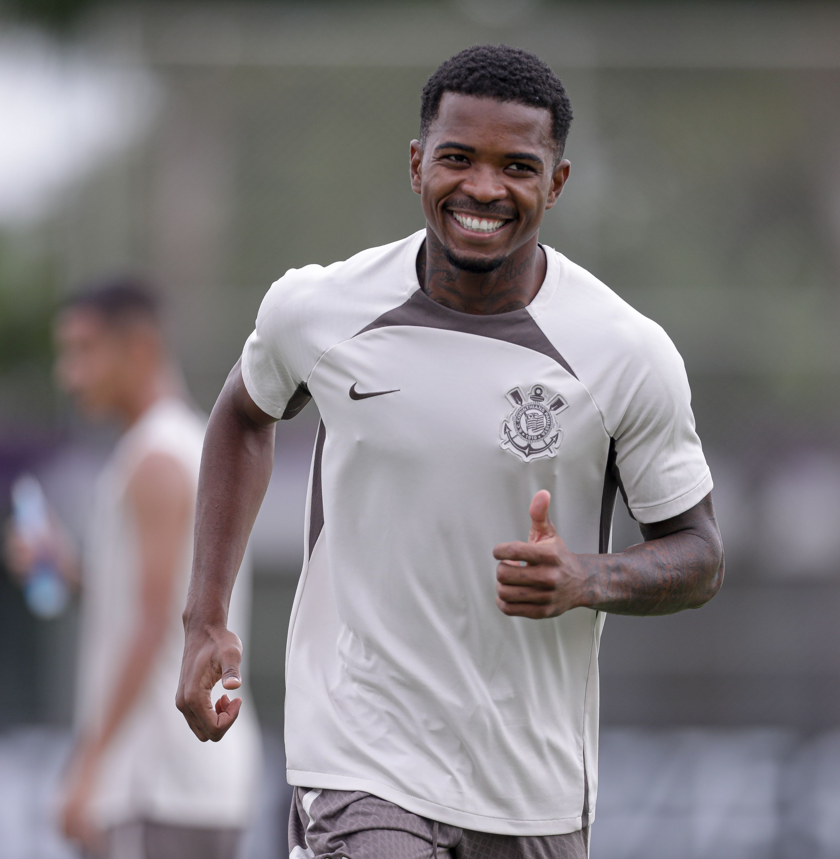 Cacá participa de primeiro treino no Corinthians; Raniele é ausência