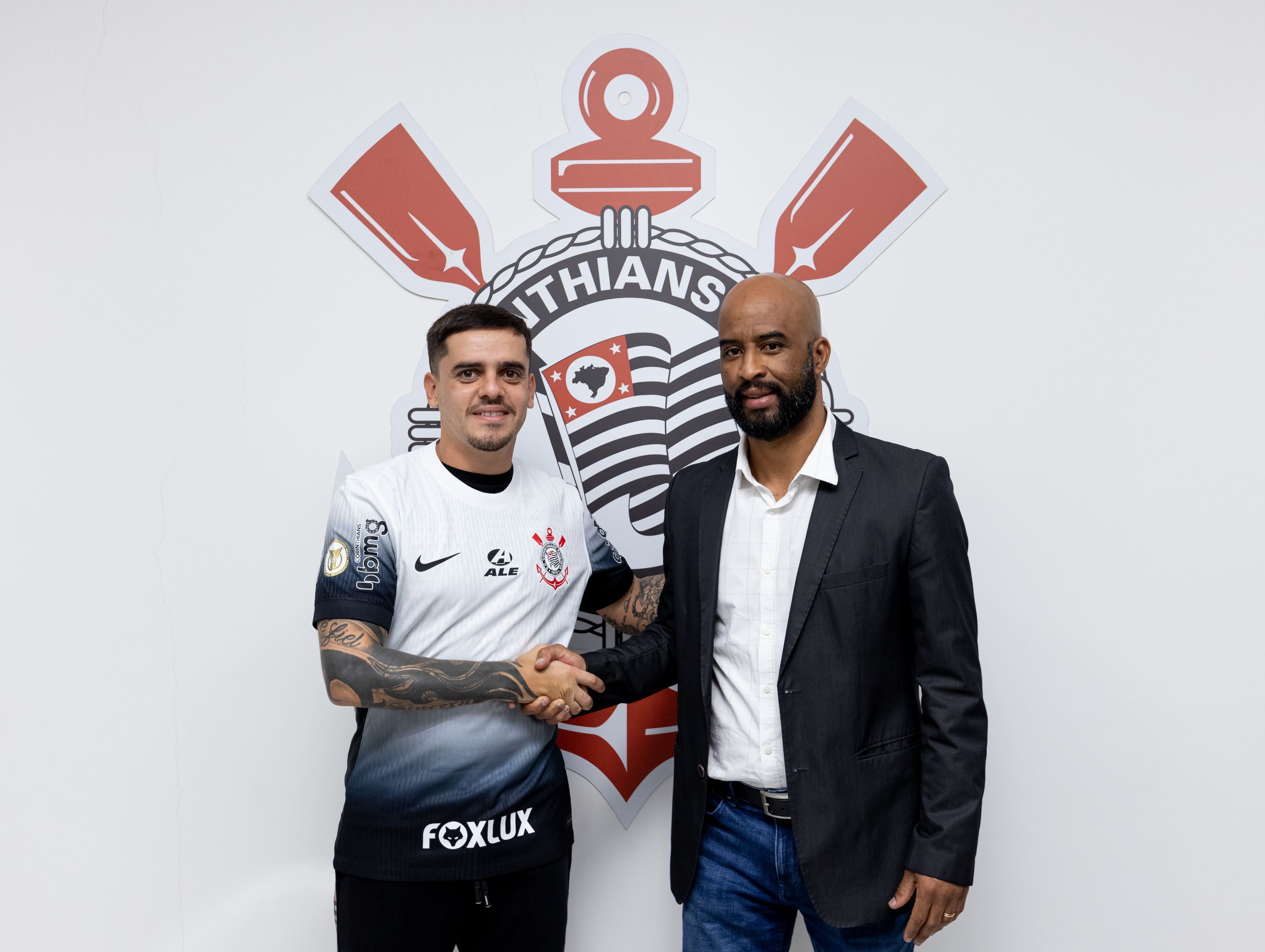 Corinthians renova contrato de Fagner até 2026