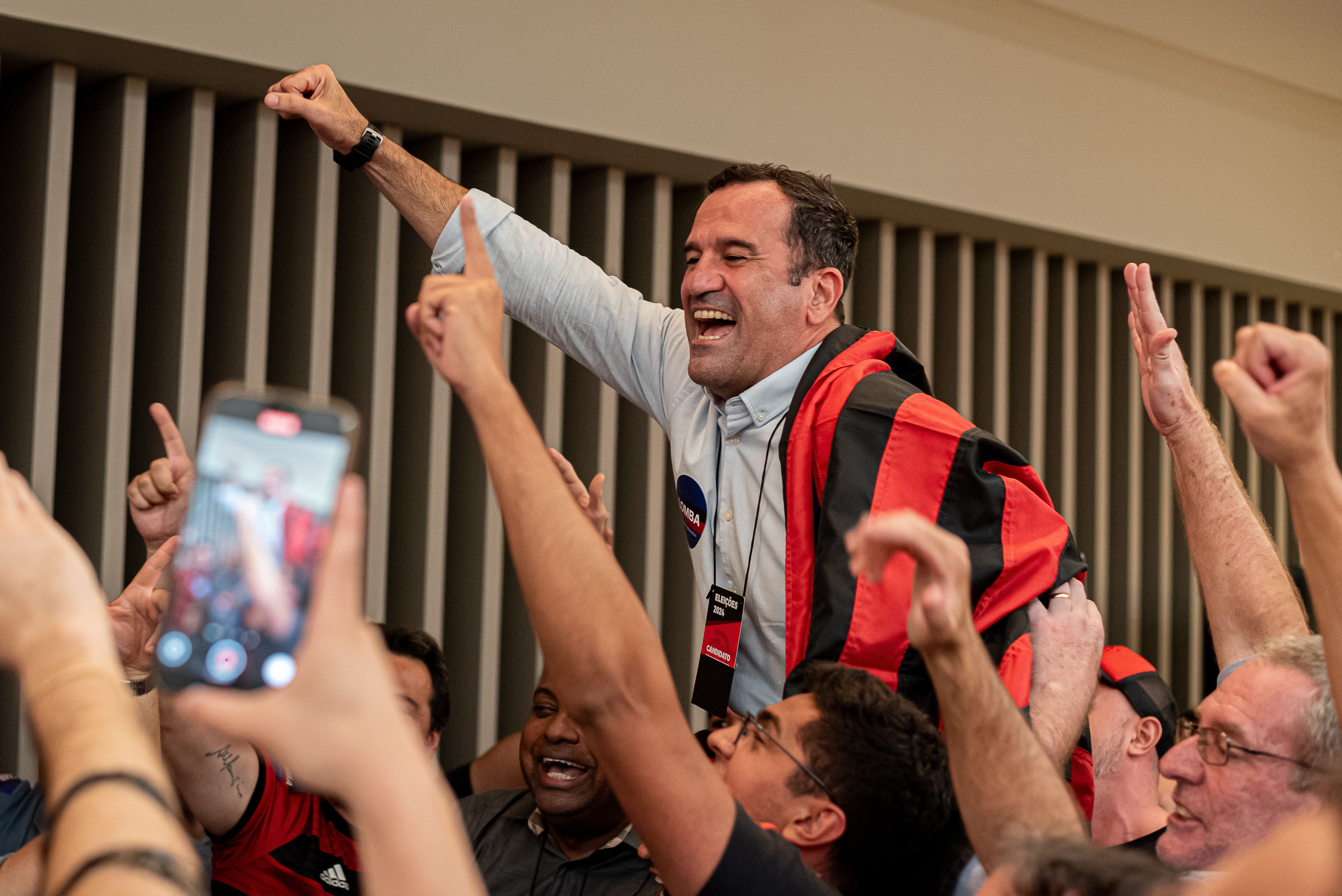 Eleito no Conselho Deliberativo do Flamengo, Ricardo Lomba responde sobre estádio