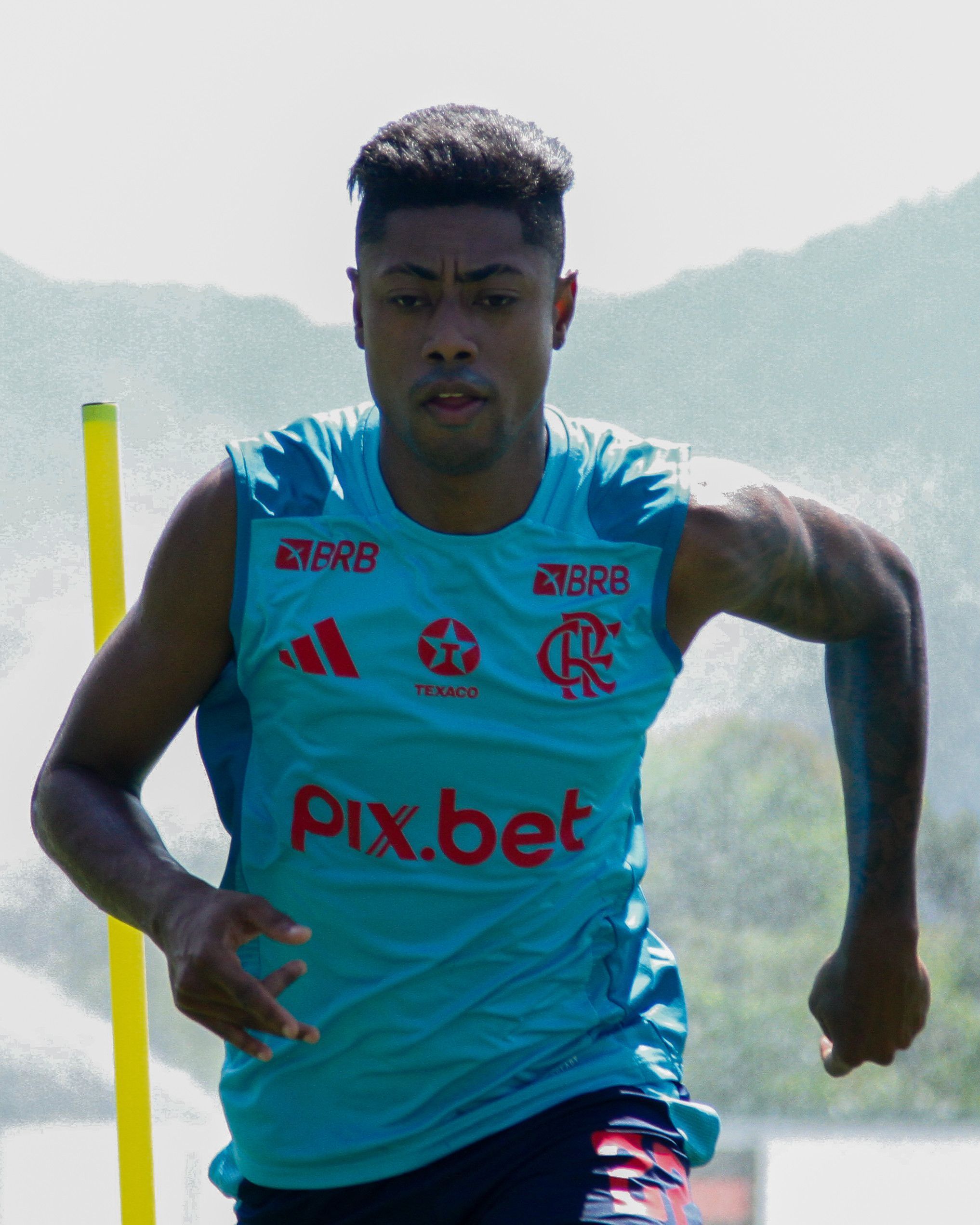 De olho no Fluminense, titulares do Flamengo treinam em dia de jogo do Carioca