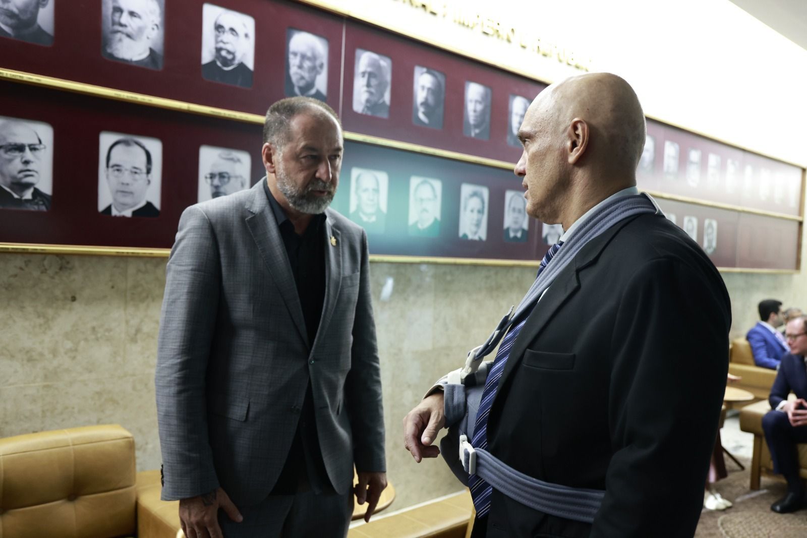 Em meio à investigação da Polícia, presidente do Corinthians visita ministros